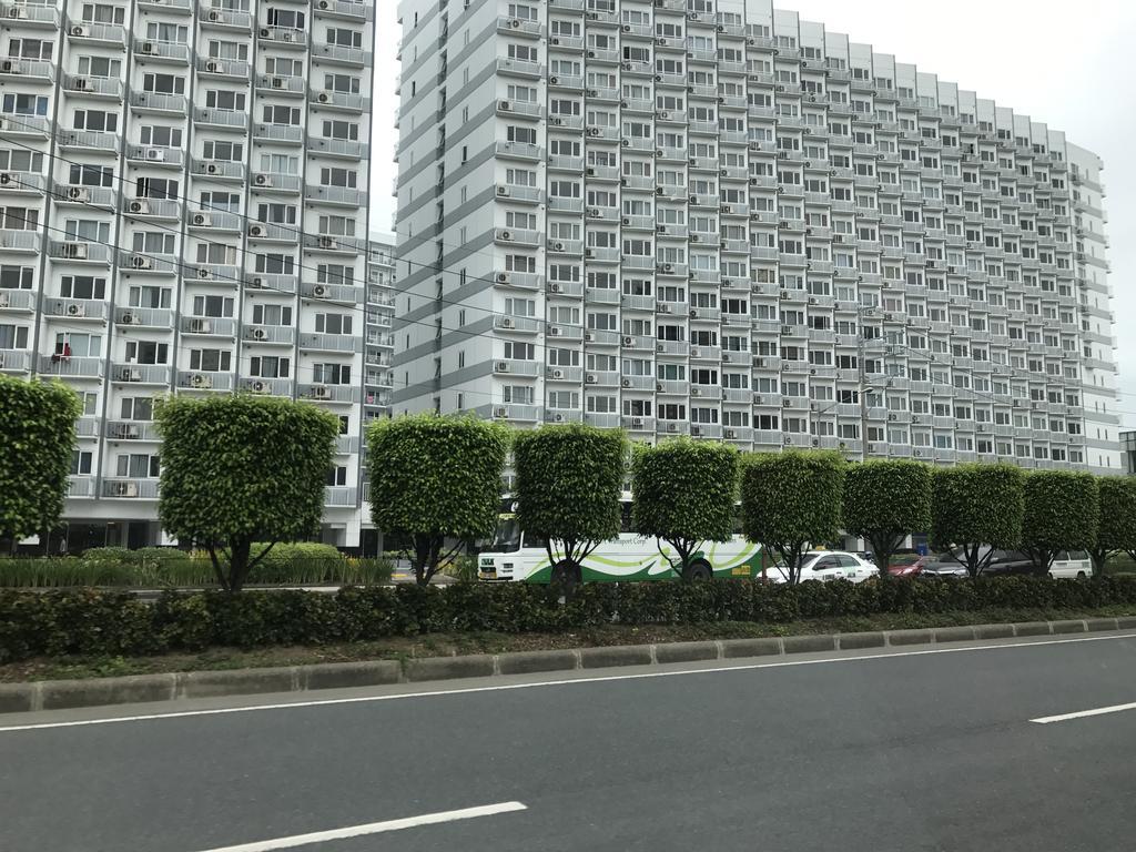 Best Q Condo W/ Great View Manila Bagian luar foto