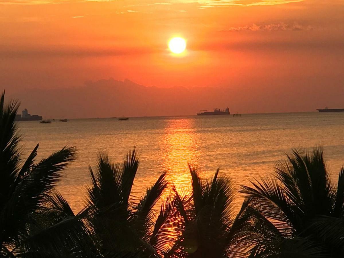 Best Q Condo W/ Great View Manila Bagian luar foto